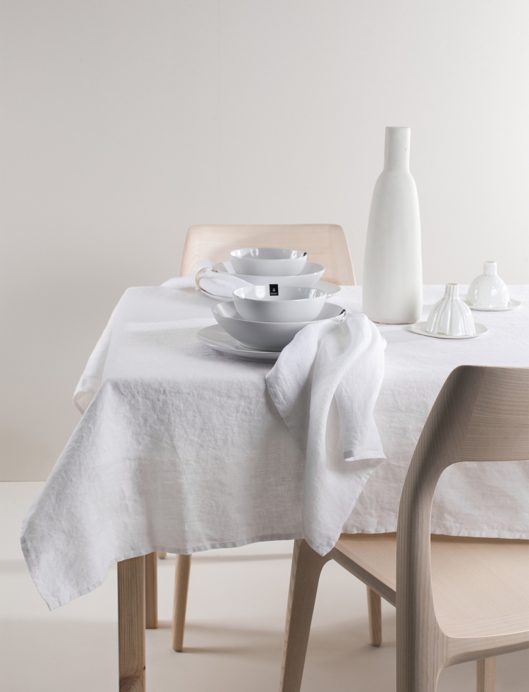 Pöytäliina 'Sunshine' 145x250 - Valkoinen