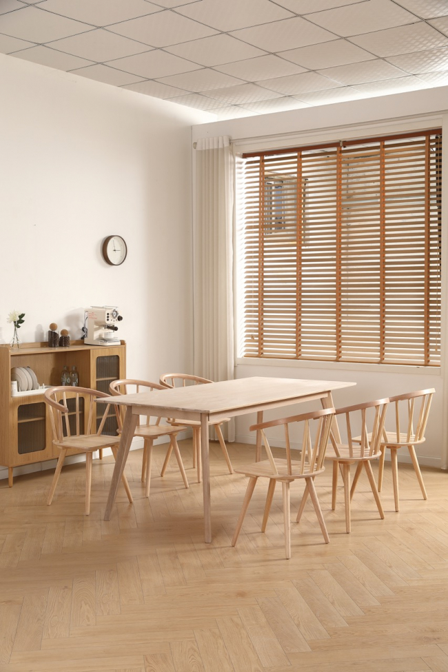 Ruokapöytä 'Line' 180 cm - Valkopigmentoitu