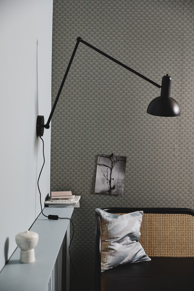 Seinävalaisin 'FREYA' - Musta