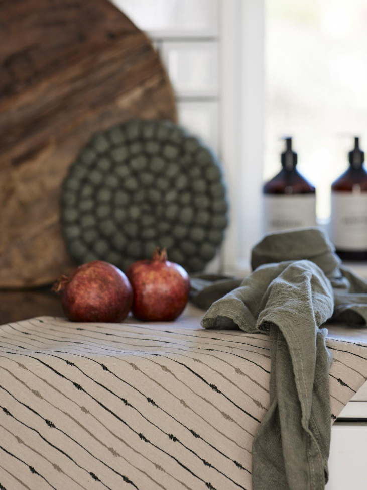 Pöytäliina 'Unni' 145x280 - Vihreä