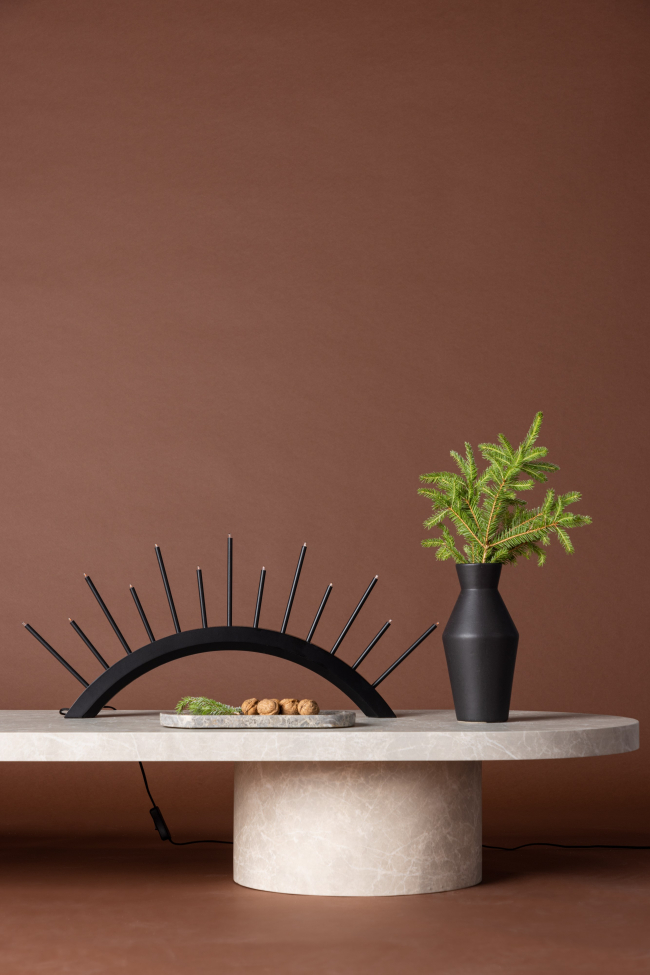 Adventtikynttelikkö 'Mölndal' - Musta