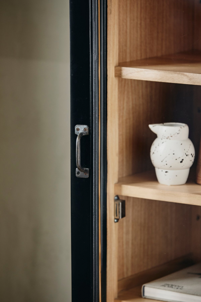 Vitriini 'Viva' - Musta