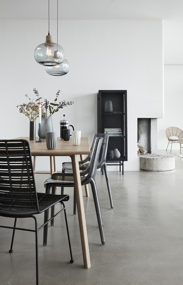 Seinähylly 'Edge Single' - Musta