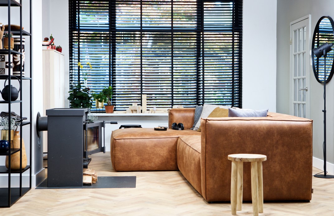 Kulmasohva 'Bean' - Koniakki