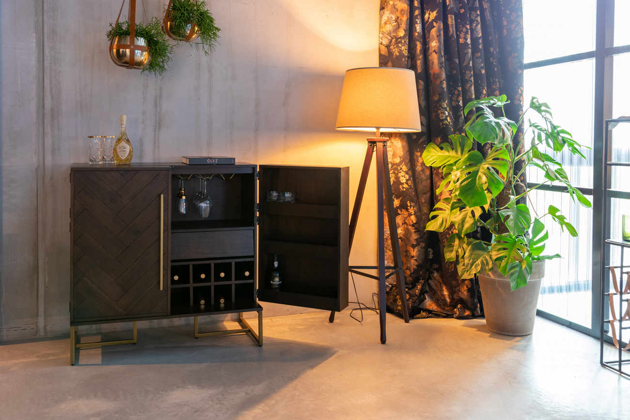 Lipasto 'Class' - Ruskea