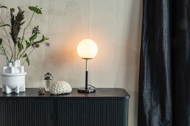 Pöytävalaisin 'Orion' 18x18 - Musta