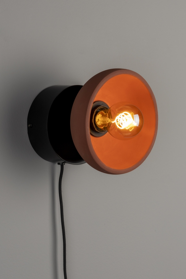 Seinävalaisin 'Zahra' - Punainen