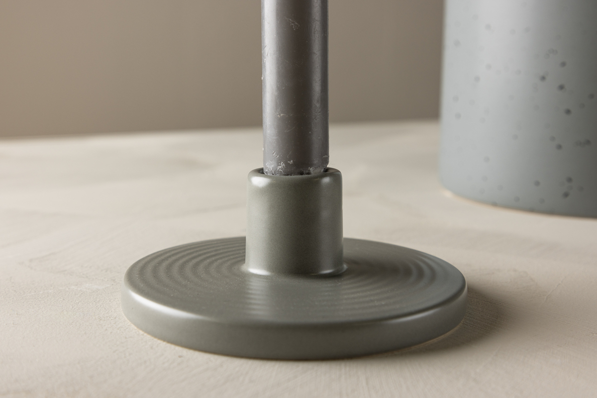 Kynttilänjalka 'Cayenne' - Harmaa