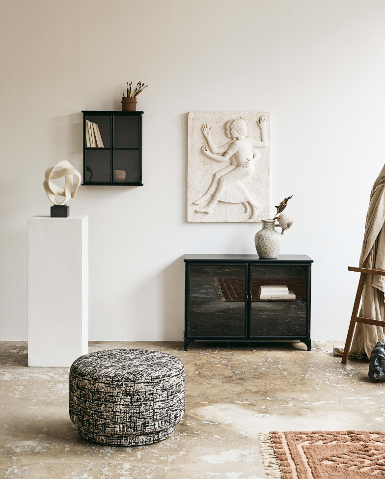 Seinähylly 'Downtown' - Musta