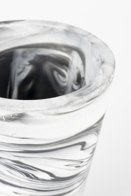 Maljakko 'Conic' - Musta/Valkoinen S