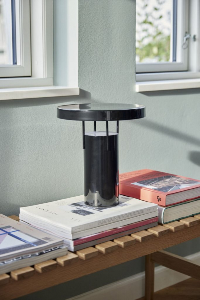 Ladattava pöytälamppu 'Bring Me' - Musta