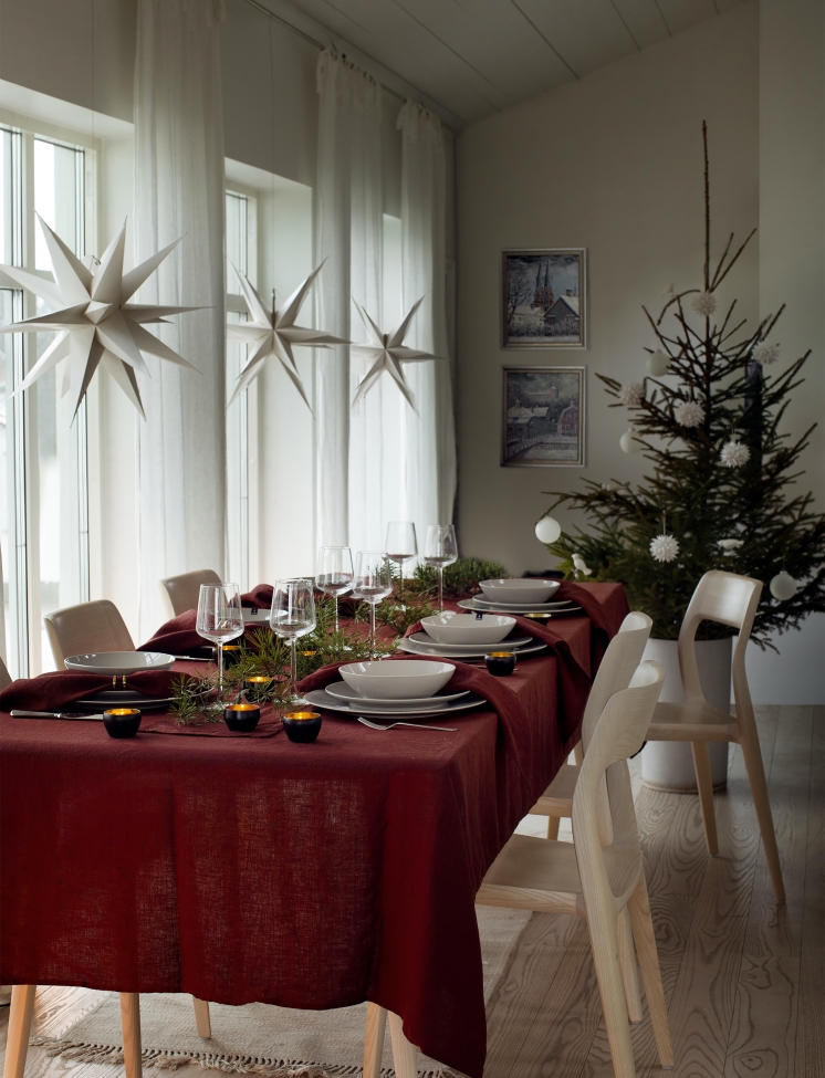 Pöytäliina 'Sunshine' 145x250 - Punainen