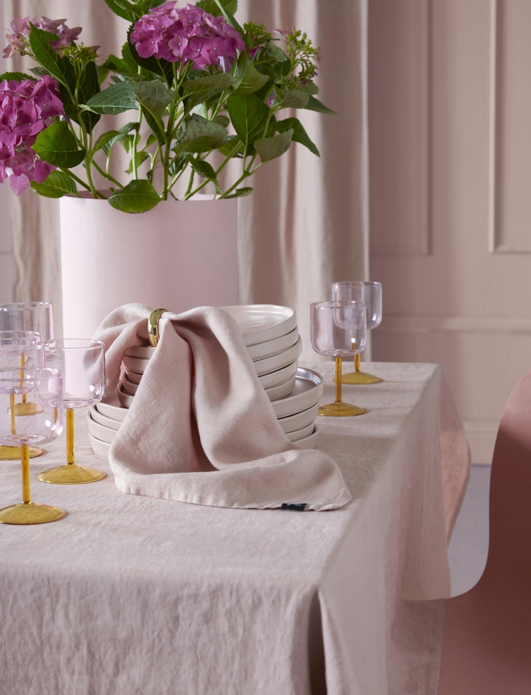 Pöytäliina 'Sunshine' 145x330 - Vaaleanpunainen