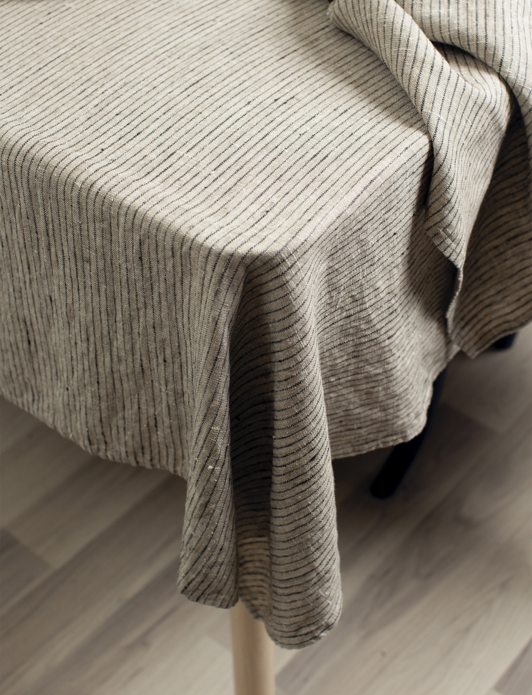 Pöytäliina 'Linus' 145x250- Luonnonväri/Musta