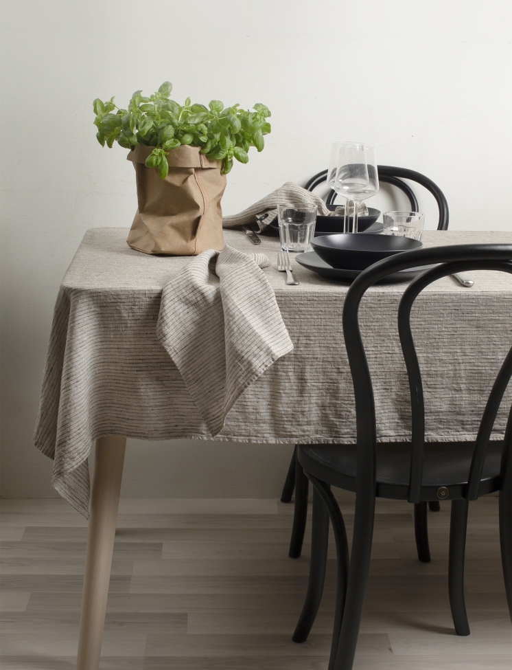 Pöytäliina 'Linus' 145x330- Luonnonväri/Musta