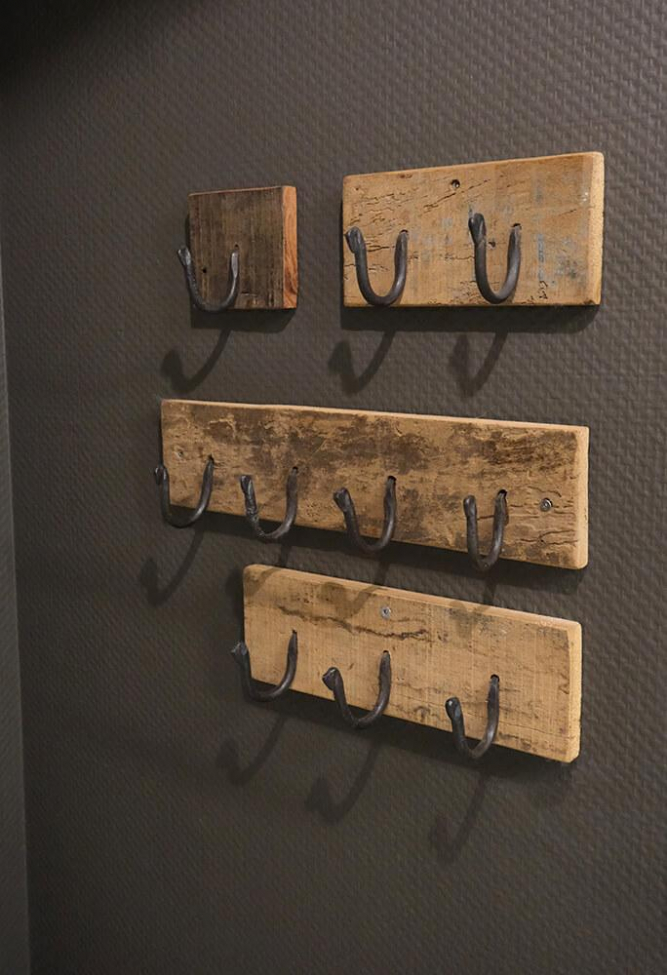 Ripustin 'Pjerrot Coat' - Kolminkertainen