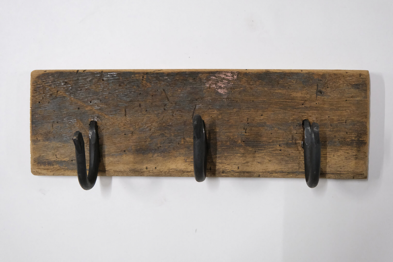 Ripustin 'Pjerrot Coat' - Kolminkertainen