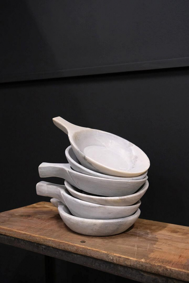 Maljakko kahvalla 'Ozan' - Marmori