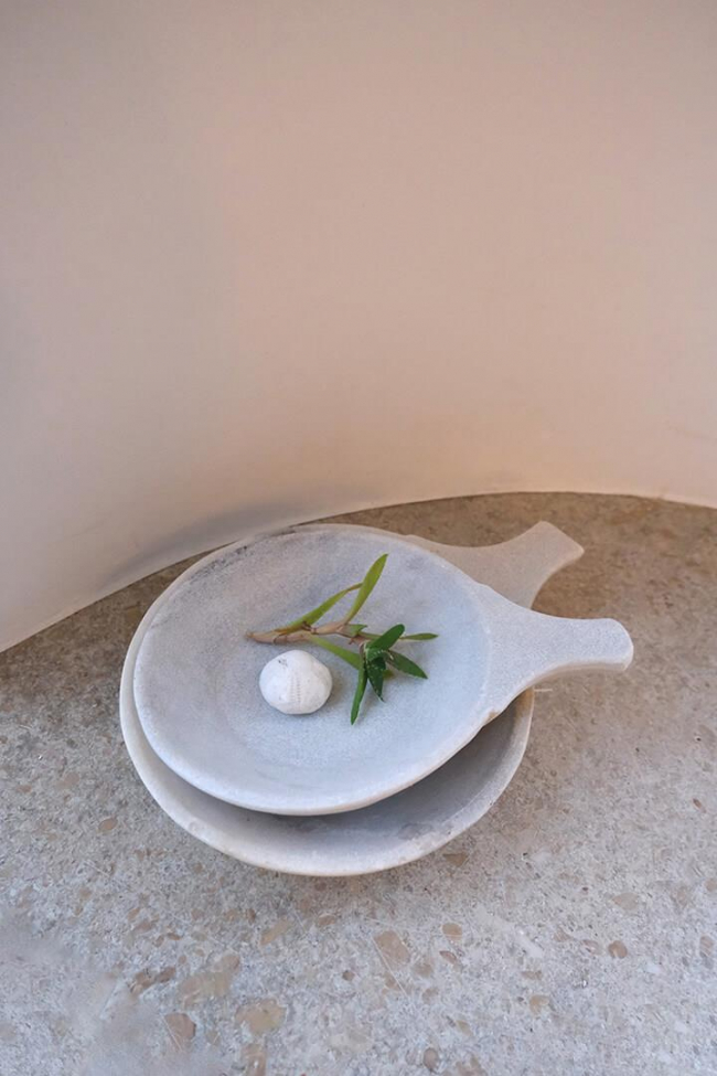 Maljakko kahvalla 'Ozan' - Marmori