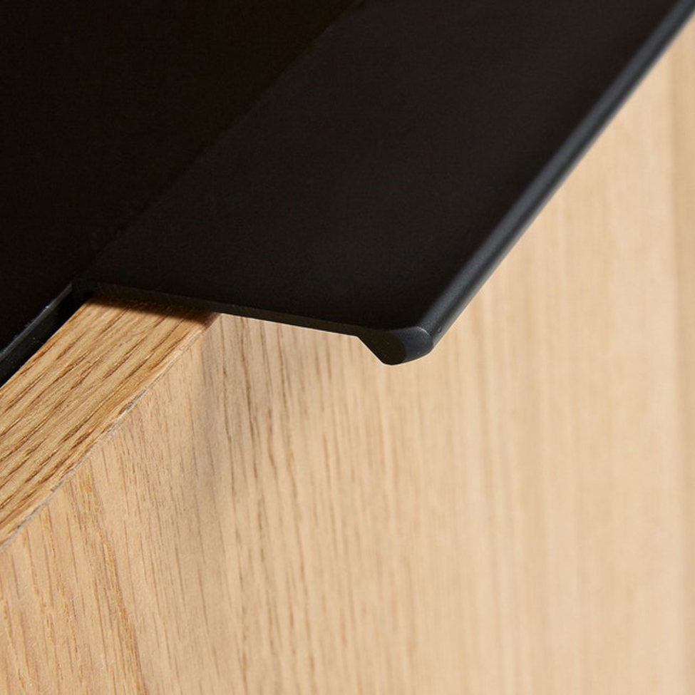 Kaappi 'Koln' - Tammi/Musta