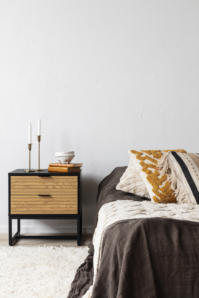 Yöpöytä 'Line' - Tammi/Musta