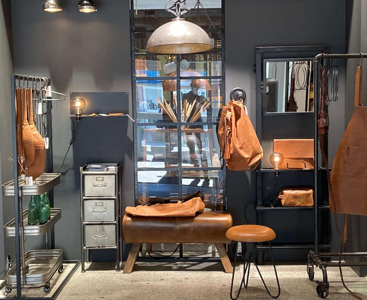 Vintage kaappi 'Saga'