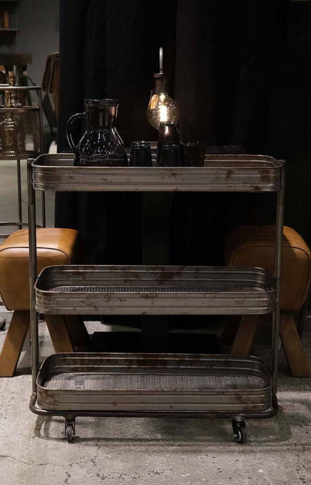 Rullapöytä 'Vega' - Rauta/Lakka