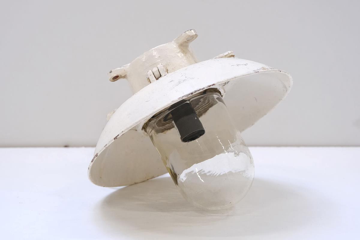 Laivavalaisin 'Raw and Unique'