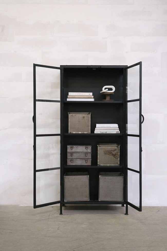 Vitriini 'Spencer' - Musta