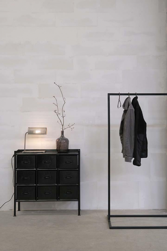 Vaateripustin 'Large' - Musta