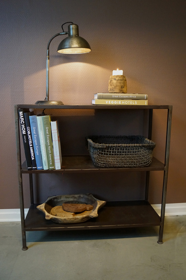 Sivupöytä/Hylly 'Industri' - Rauta