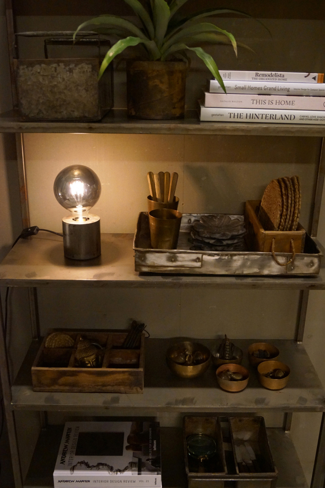 Kirjahylly 'Industri' - Rauta